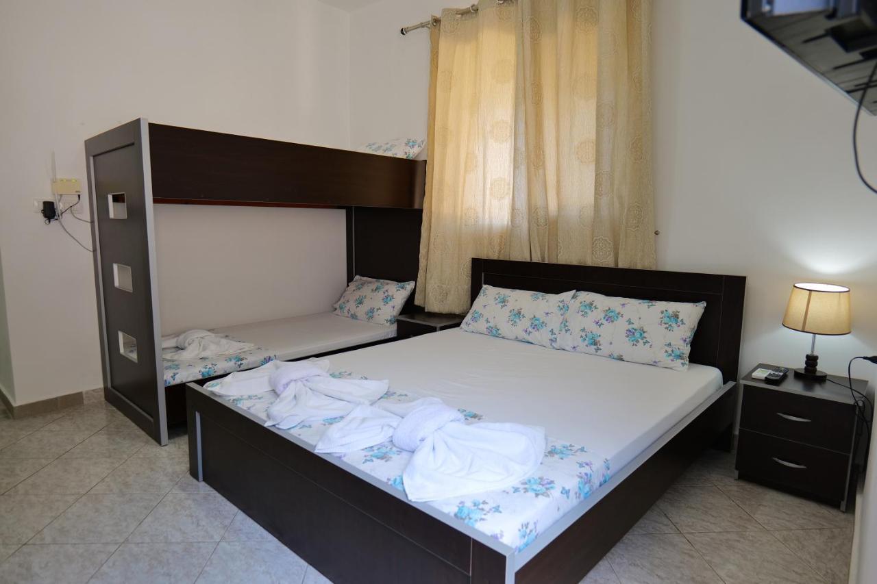 Hotel Panorama Piqeras Екстер'єр фото
