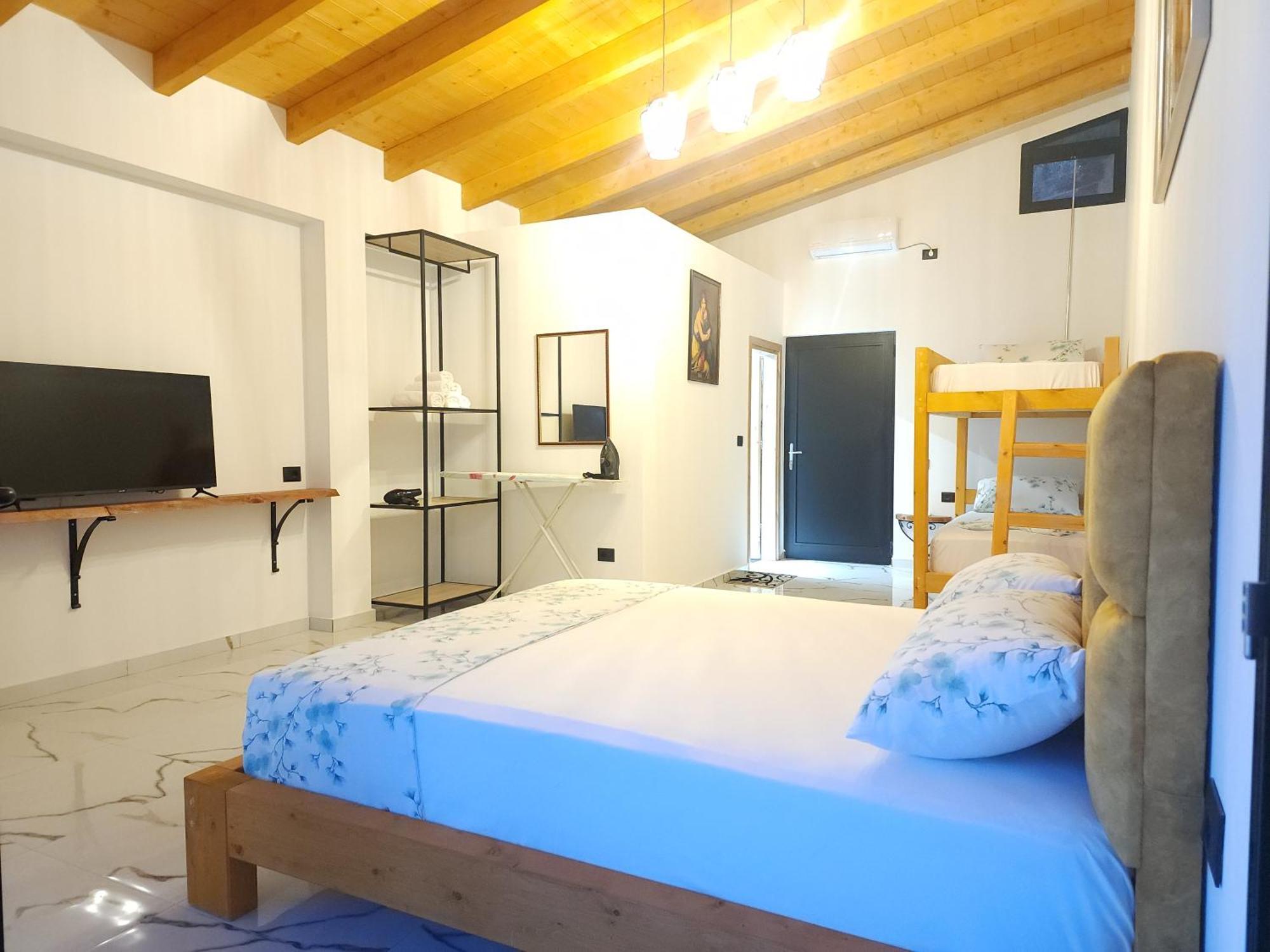 Hotel Panorama Piqeras Екстер'єр фото