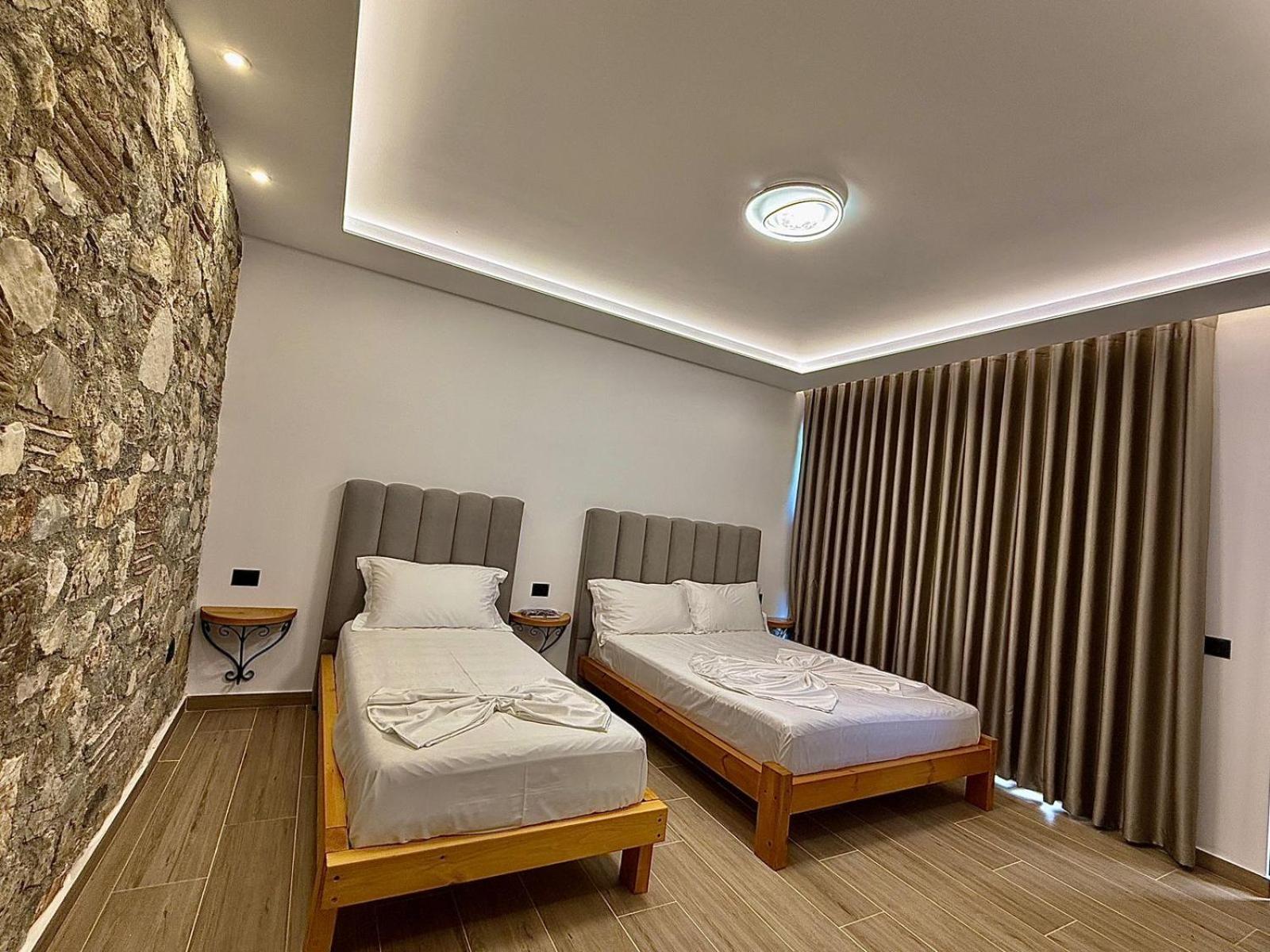 Hotel Panorama Piqeras Екстер'єр фото
